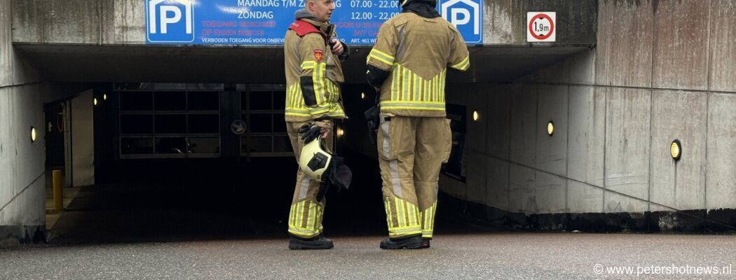Brandweer Mijdrecht in actie voor vreemde lucht in parkeergarage