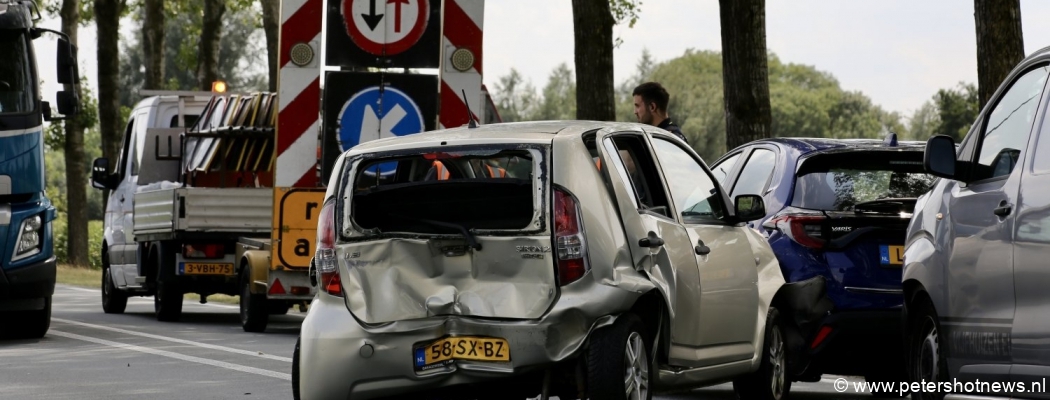 Auto’s botsen voor rijdende wegafzetting: n212 dicht