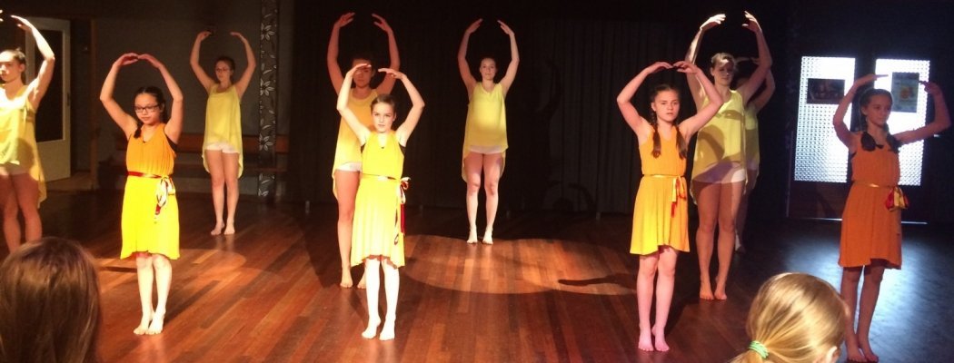 Dansers Colijn geven showcase