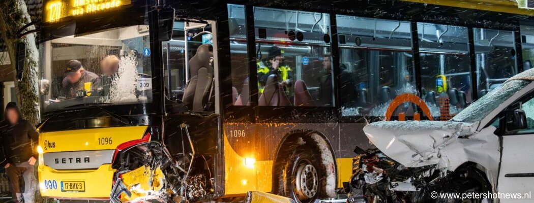 Gladheid zorgt voor flinke botsing tussen lijnbus en auto in Baambrugge