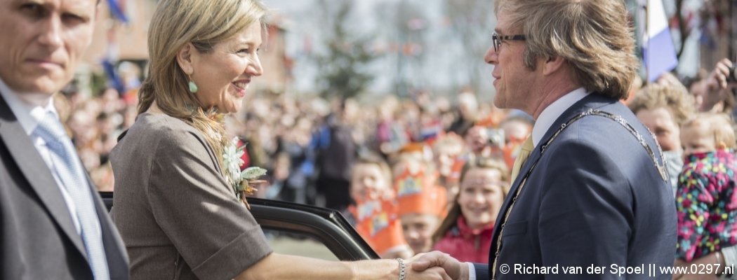 Koningin Máxima bezoekt dorpshuis Nieuwer ter Aa