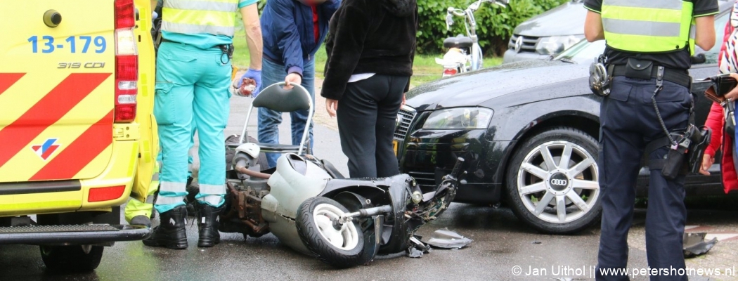 Scooterrijder gewond bij ongeluk in Uithoorn
