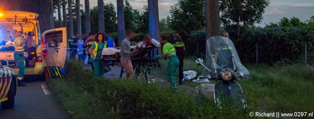 Meisjes ernstig gewond na botsing met boom in Loenen aan de Vecht