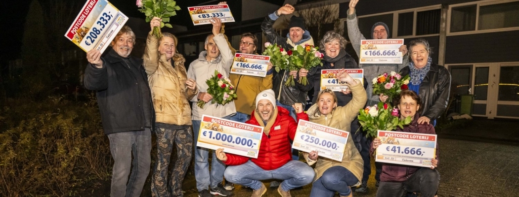 Inwoners Vinkeveen winnen 1 miljoen euro van Postcode Loterij