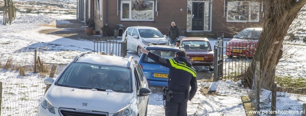 Politie helpt ambulances door verkeerschaos naar schaatsongeluk Botshol