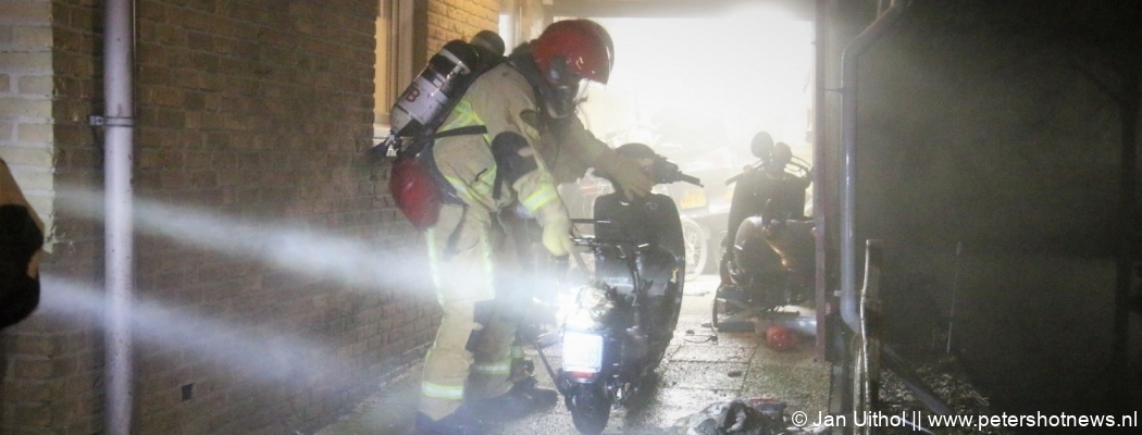 Bewoners Uithoorn gaan met emmers water brand te lijf