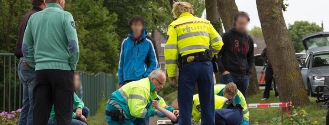 [FOTO'S] Scooterrijder gewond bij ongeluk Bovendijk Wilnis