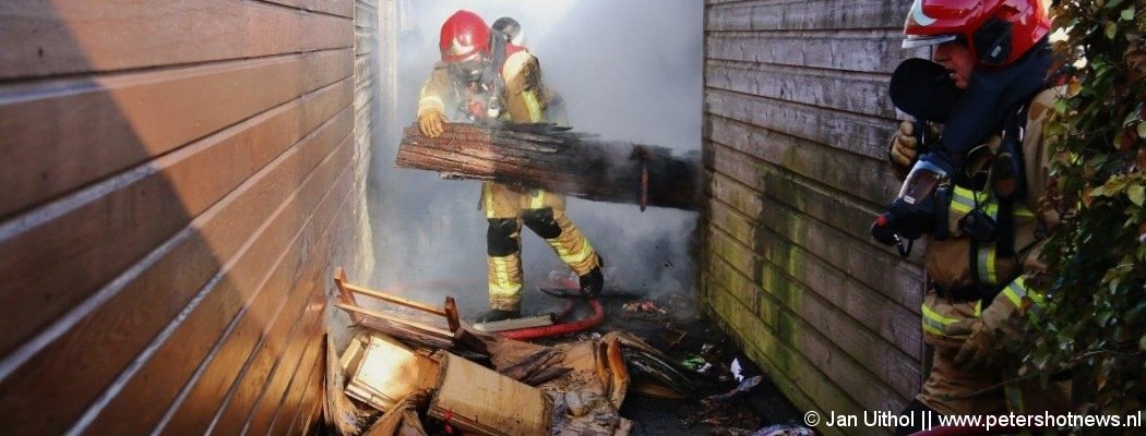 Brand verwoest schuur in Uithoorn