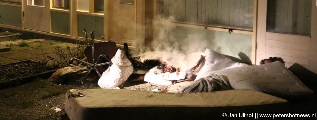 Bejaarde bewoner brengt zichzelf in veiligheid na brand in slaapkamer Uithoorn