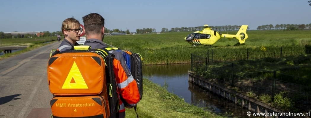 Traumahelikopter landt voor gewonde boer door stier in Mijdrecht