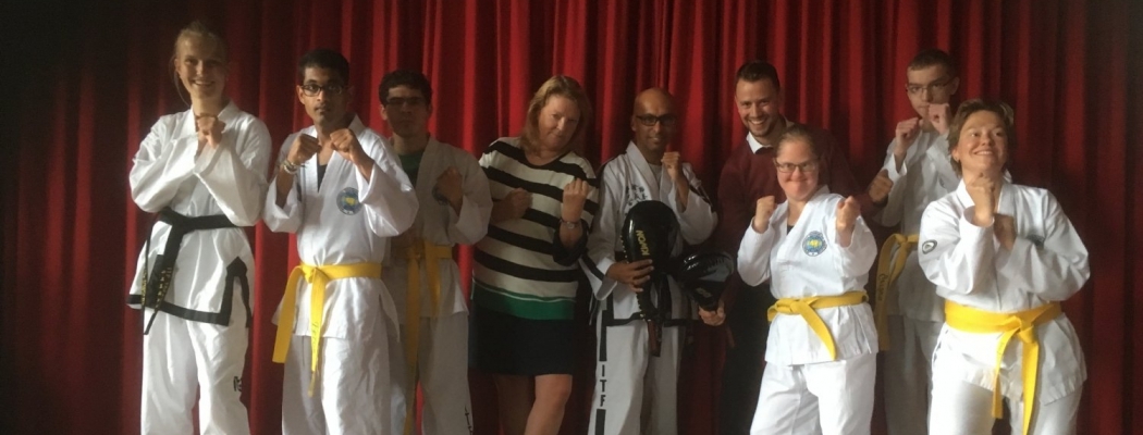 Succesvol Special Needs Taekwondo team wordt gehuldigd