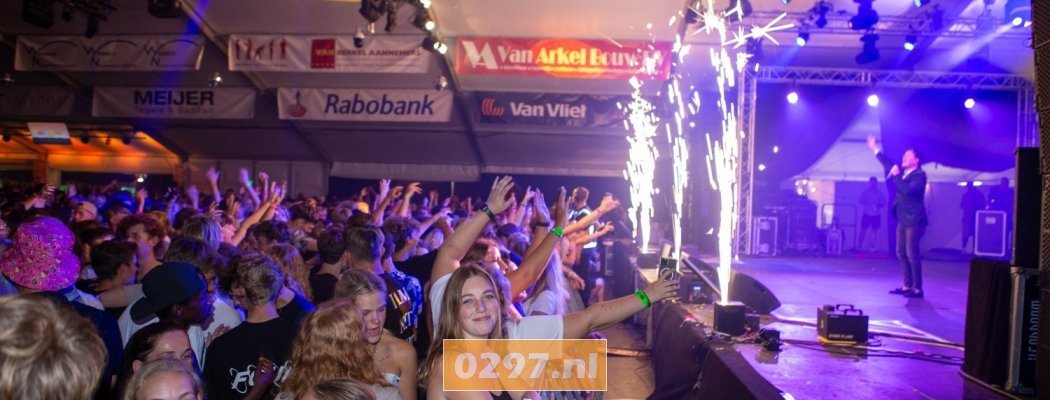 Foto's Feestweek Aalsmeer zaterdagavond live