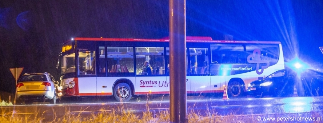 Lijnbus en auto botsen op busbaan langs N201 Mijdrecht