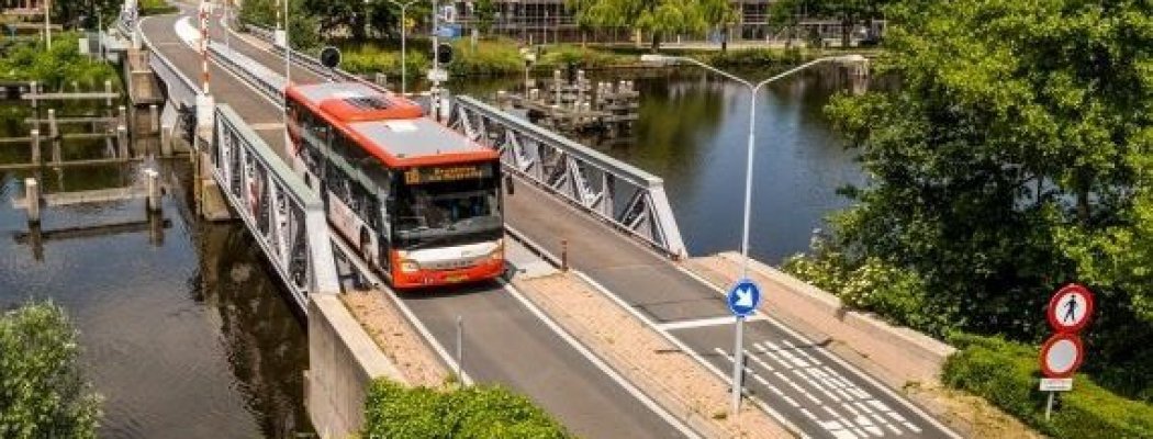 Afsluitingen busbrug en prinses Irenebrug in Uithoorn