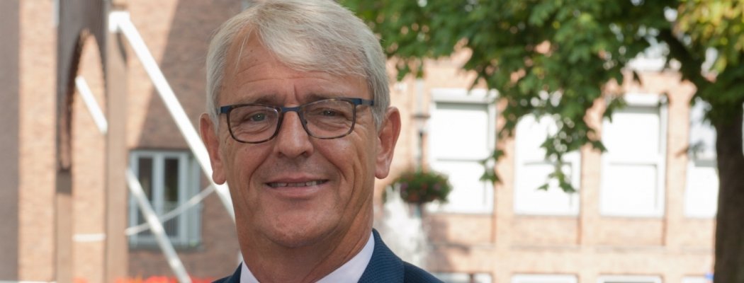 Jeroen Nobel blijft langer burgemeester Aalsmeer