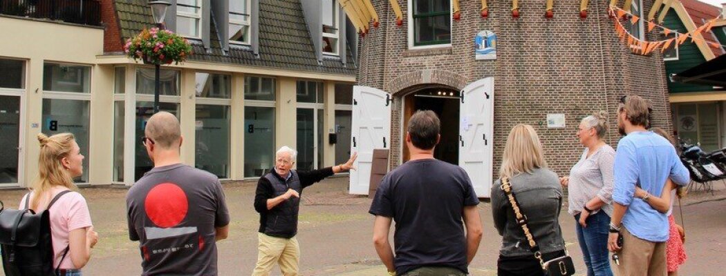Zaterdag weer dorpswandeling en publieksveiling bij Historische Tuin