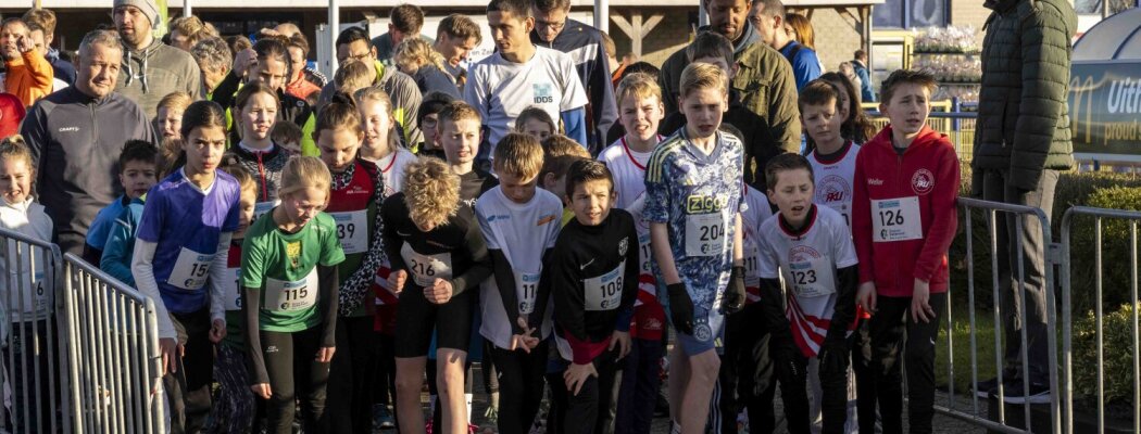 Zonnige AKU Kinderloop brengt jonge lopers in beweging