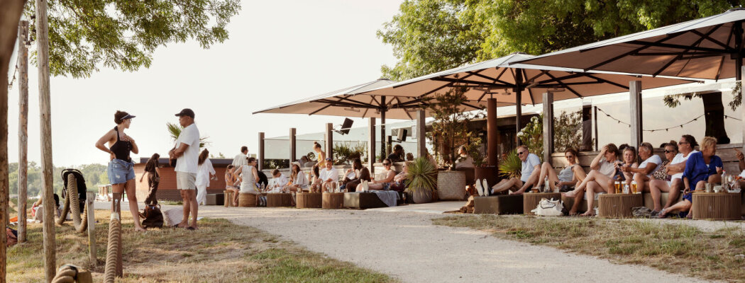 Wander Island luidt het terrasseizoen in aan het water