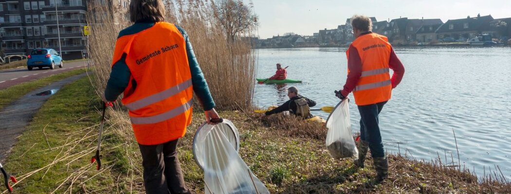 Raap zwerfafval met wethouder en medewerkers