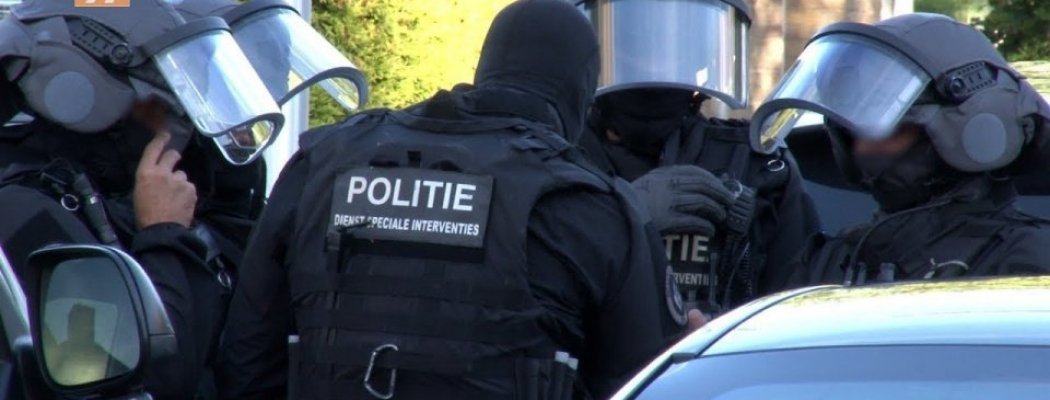 Arrestatieteam valt woning in Mijdrecht binnen in zaak van ‘lopend onderzoek’