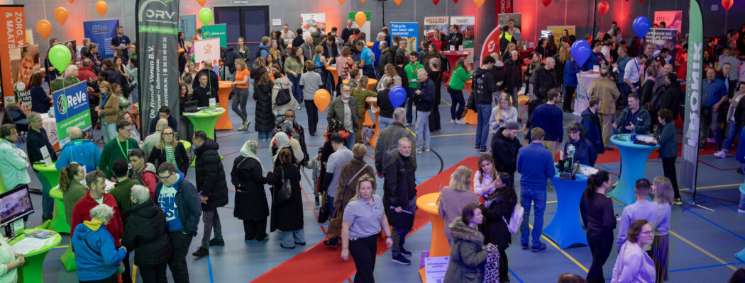 Drukbezochte banenmarkt brengt talenten en bedrijven samen