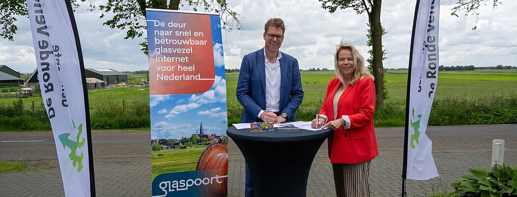 Gemeente tekent overeenkomst met Glaspoort en KPN over aanleg glasvezel