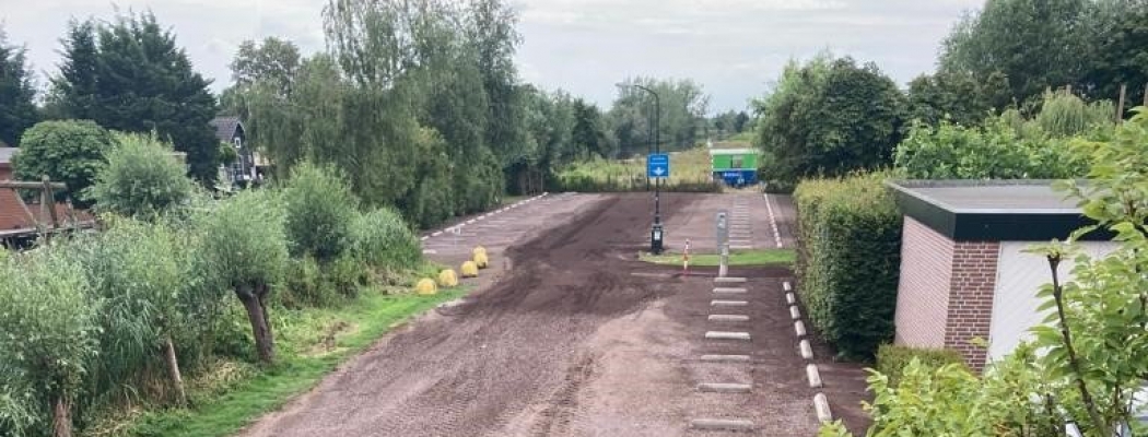 Meer ruimte voor auto’s op opgeknapt parkeerterrein Achterbos