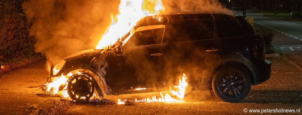 Auto brandt uit in Mijdrecht