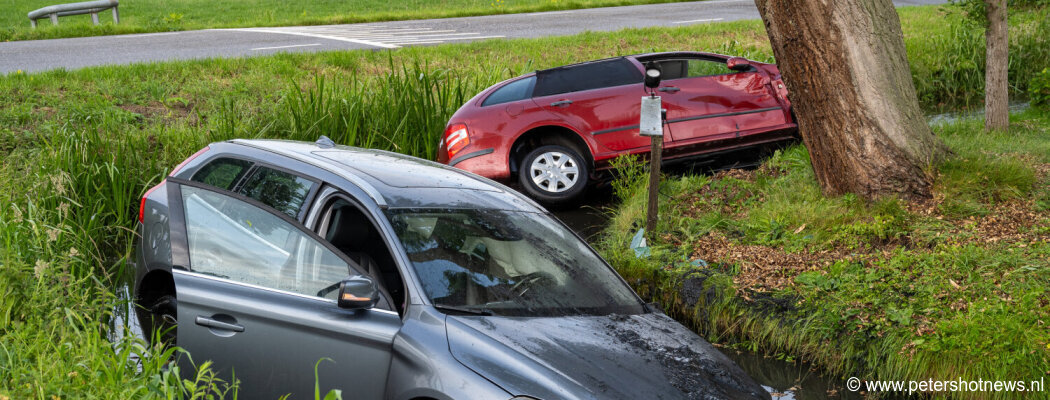 Twee auto's te water na botsing Mijdrecht