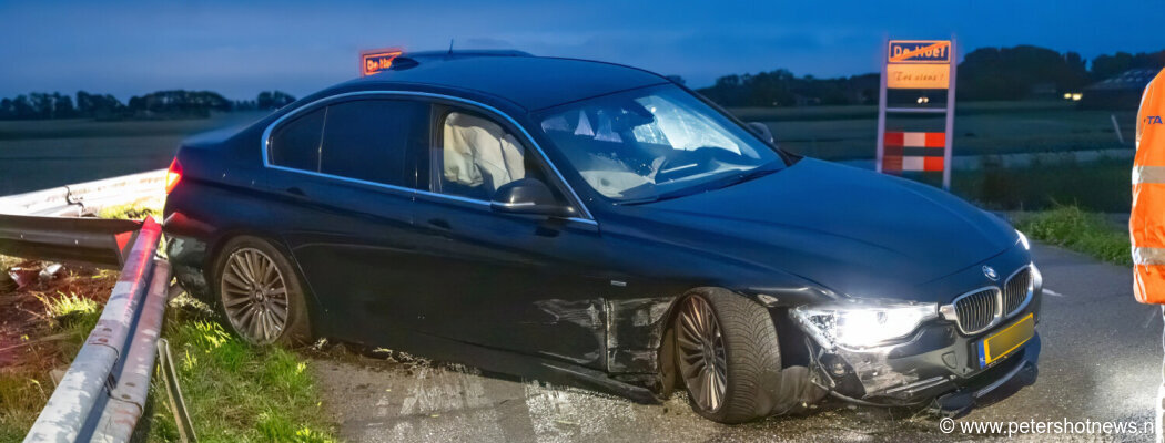 Auto vliegt uit de bocht op Westerlandweg Mijdrecht