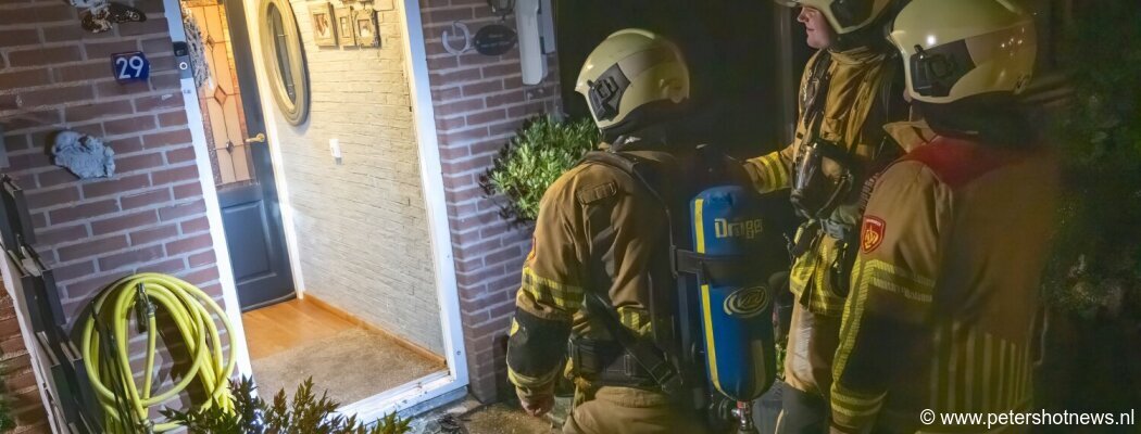 Harde knal, flits en schade aan woning op Houtduif Mijdrecht