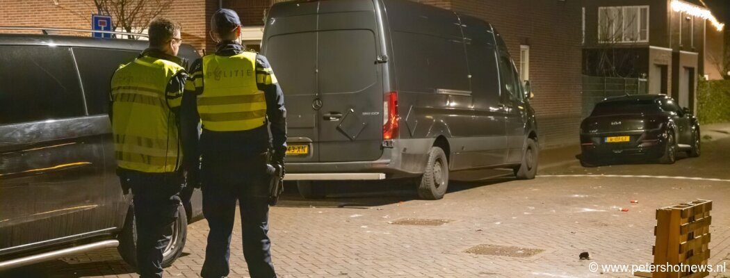 Woonwijk Wilnis deels afgesloten vanwege vuurwerk