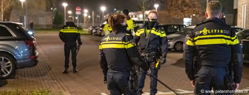 Politie massaal ingezet bij onrust en branden in Uithoorn