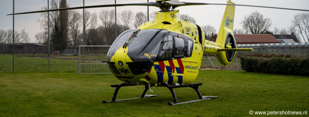 Traumahelikopter landt in Amstelhoek