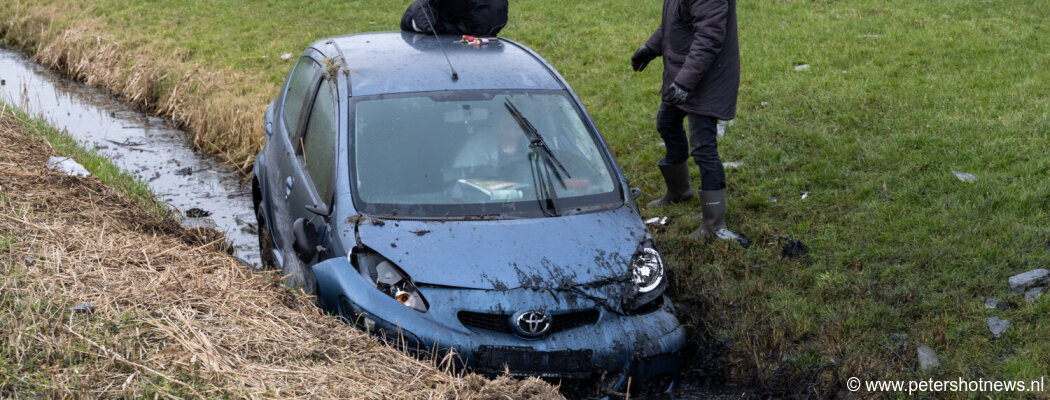 Auto te water Oosterlandweg Mijdrecht