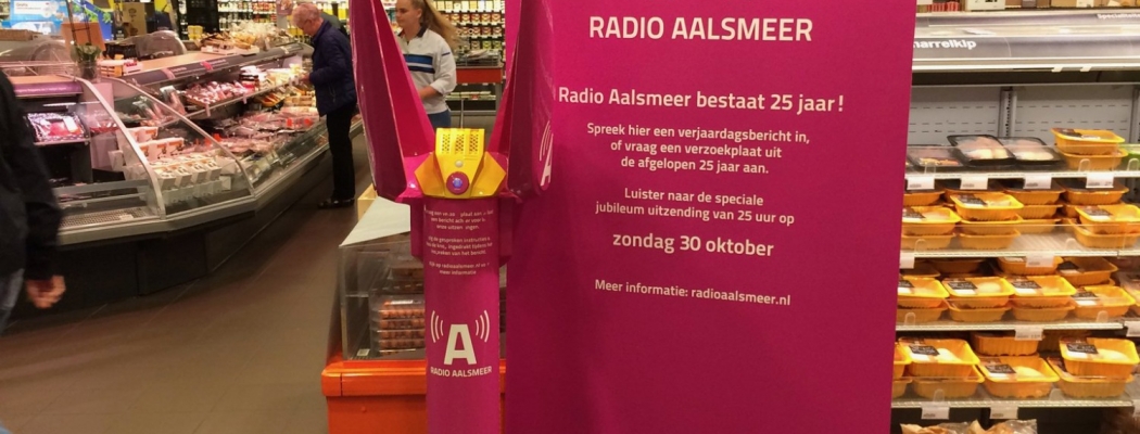 Praatpaal van Radio Aalsmeer in AH Praamplein