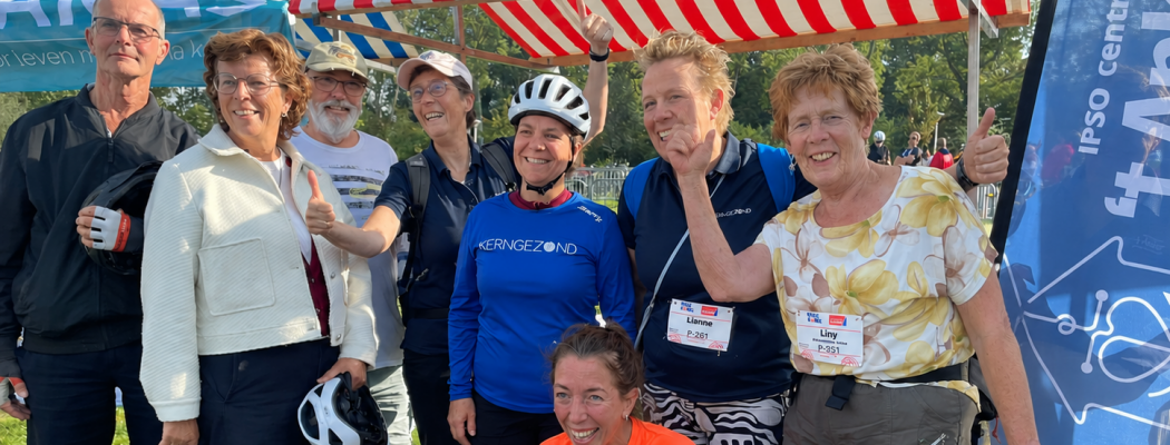 Team ’t Anker in actie tijdens Ride for the Roses in Aalsmeer