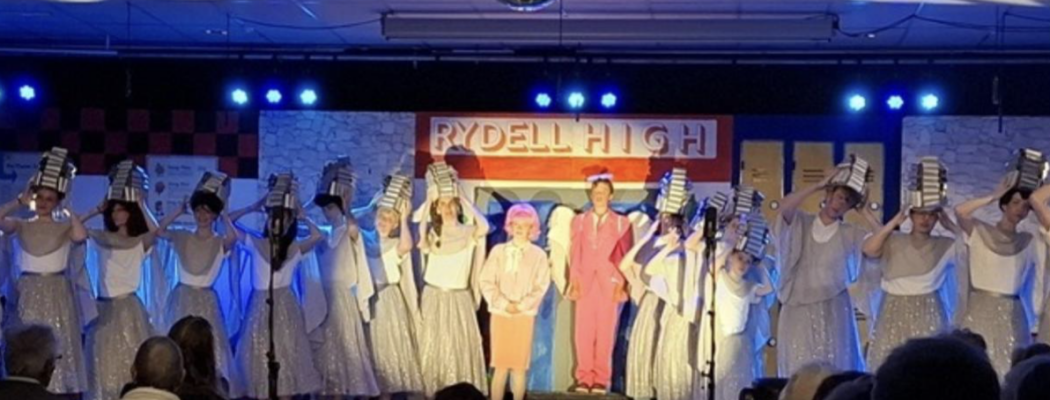 Optreden musicalgroep De Poppies voor Zonnnebloemgasten