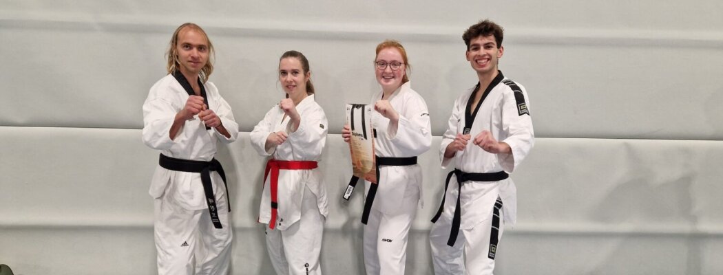 Esmee Lek geslaagd voor zwarte band taekwondo