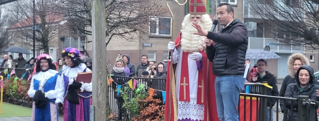 Sinterklaas en zijn Pieten brengen een feestelijk bezoek aan De Fontein