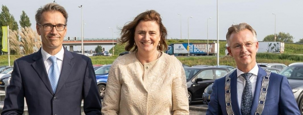 Minister van Gennip brengt bezoek aan Aalsmeer