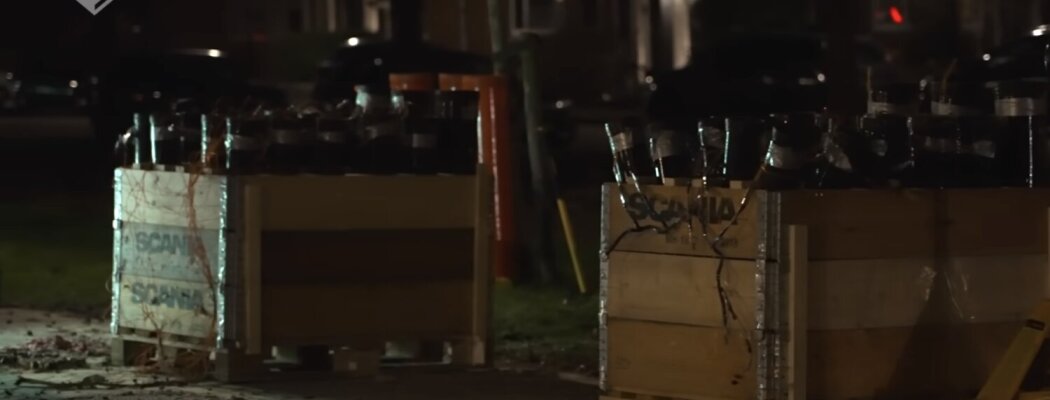 Politievlog onthult: 1000 kilo illegaal vuurwerk in woonwijk Wilnis