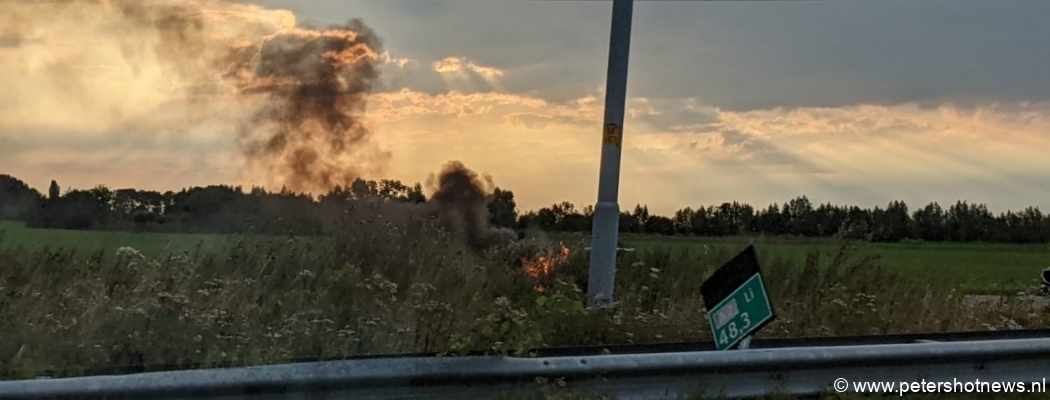 Auto volledig uitgebrand op de A2 bij Breukelen
