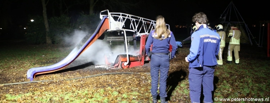 Speeltoestel Wilnis door vlammen beschadigd: geschatte schade ruim 15.000 euro