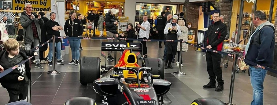 Formule 1-fans opgelet: de auto van Max Verstappen te bewonderen in winkelcentrum Zijdelwaard