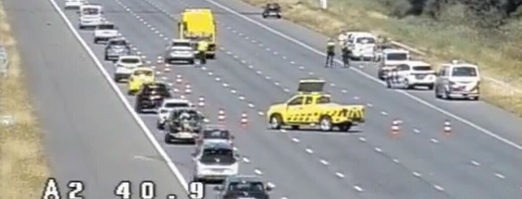 Lange file op A2 door ongeluk bij Abcoude