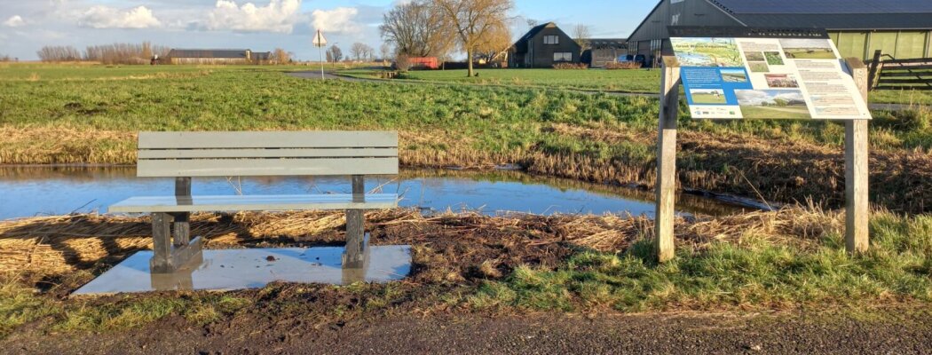 Nieuwe fietsroute met 14 rustbankjes in De Ronde Venen