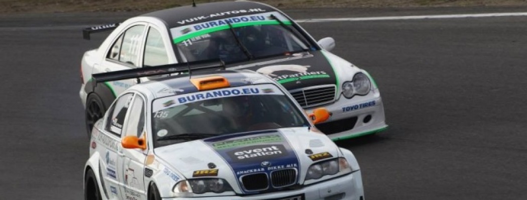 Nieuw raceseizoen voor VDH autosport gestart met de Paasraces op Circuit Park Zandvoort