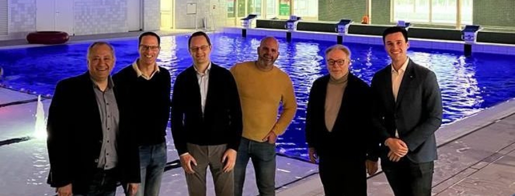 Wethouders bezoeken zwembaden Nunspeet en Bergen