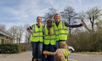 Bewoners Twistvlied-Wickelhof ruimen samen zwerfafval op